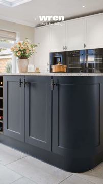 Wren Kitchens ad — Up to 60% off fully built kitchen units, book free appointment